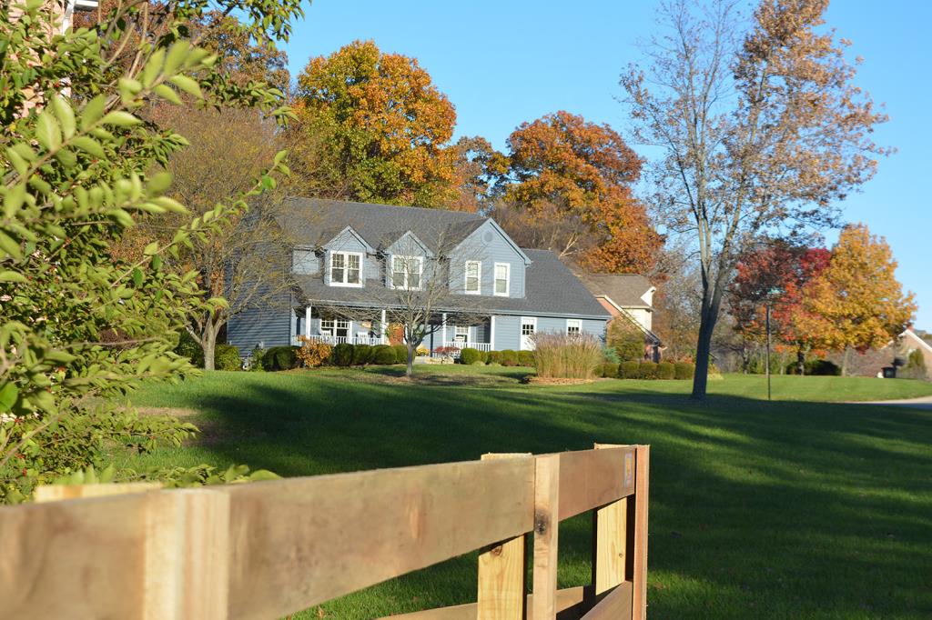 Eagle-Ridge-home-fence_1262