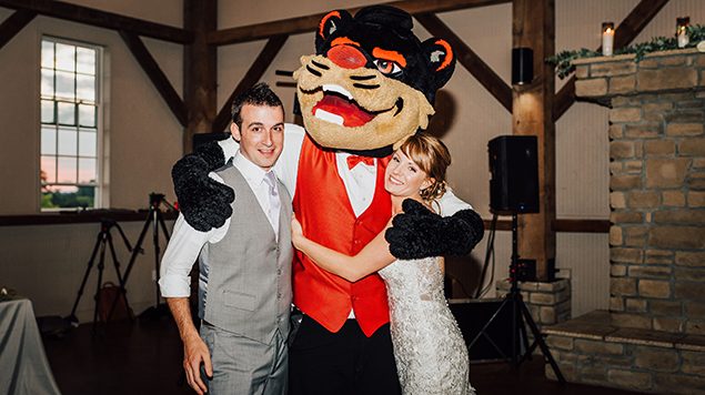 Muhlhauser-Barn-UC-Bearcat-Wedding